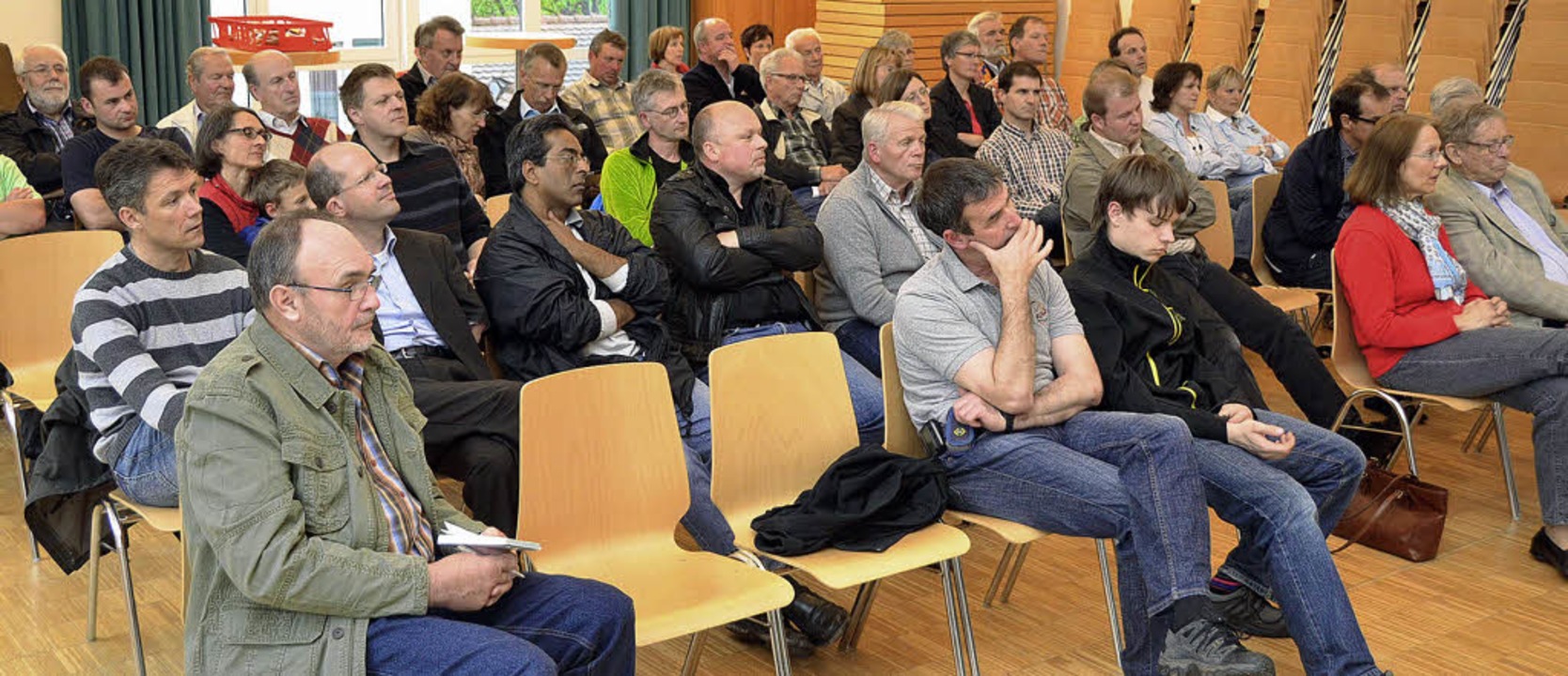 Über den DSL-Ausbau, die Finanzen, abg...bei der Bürgerversammlung informiert.   | Foto: Bury