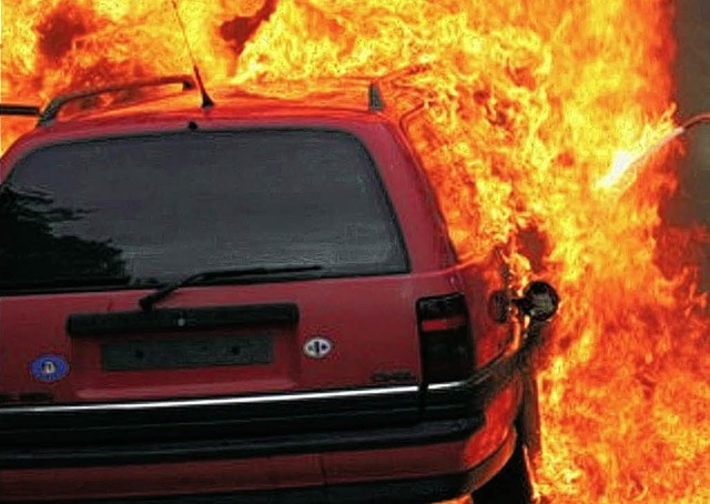 Auto in Flammen  | Foto: SP-X