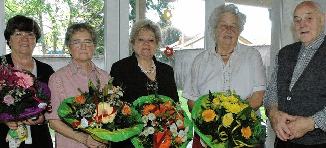 Gisela Wldin, Rosemarie Stern, Ingebo.... Mit im Bild Organist Markus Mehlin.   | Foto: Ounas-Krusel