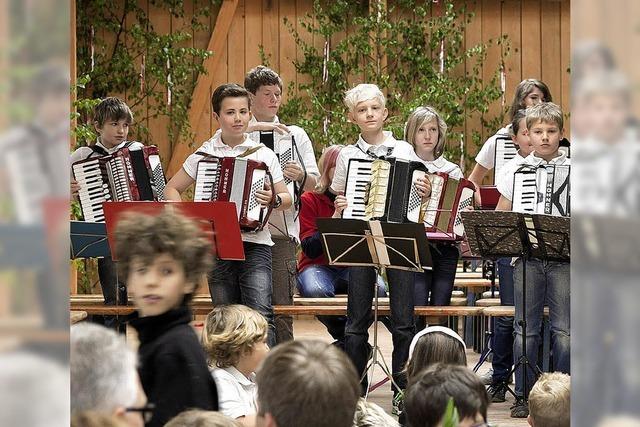 Tanz und Musik am Gummenwald