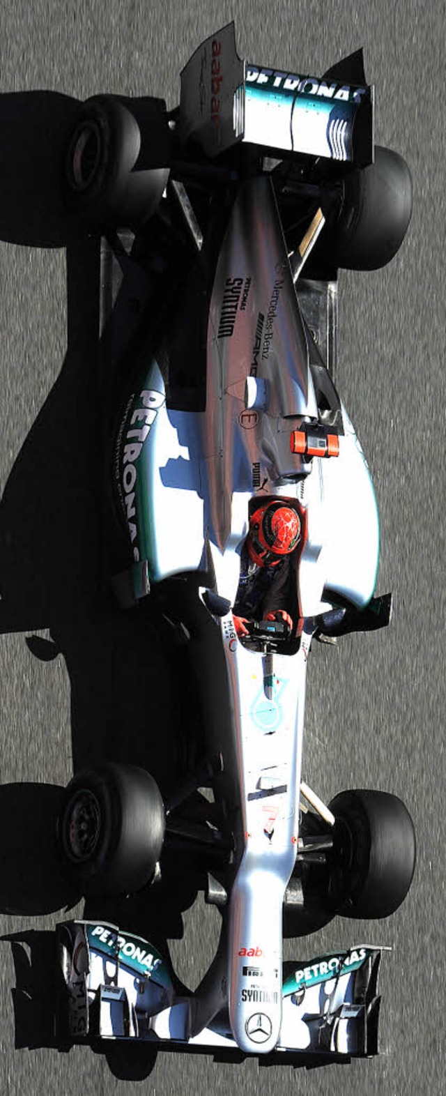 Manchmal sehen die Formel-1-Fahrer- hi...el Schumacher &#8211; ganz klein aus.   | Foto: afp