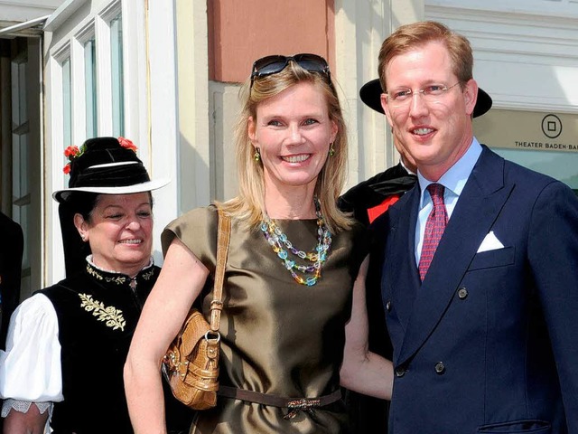 Die Gastgeber: Prinzessin Stephanie (M.) und Prinz Bernhard von Baden  | Foto: dpa