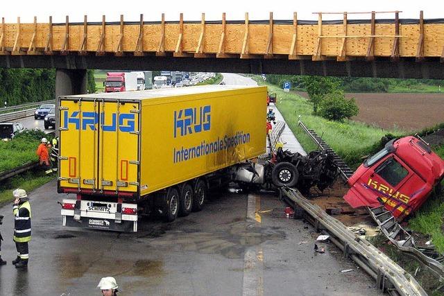 Autobahn sechs Stunden lang gesperrt nach Unfall