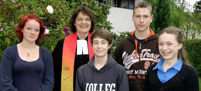 Die Konfirmanden aus Grafenhausen und ...Musikschule musikalisch umrahmt wurde.  | Foto: unknown