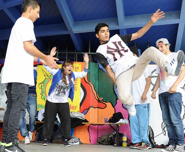 Jungs und Mdchen vom Kinder- und Juge...ircle&#8220; beim Sportaktionstag mit.  | Foto: Rita Eggstein