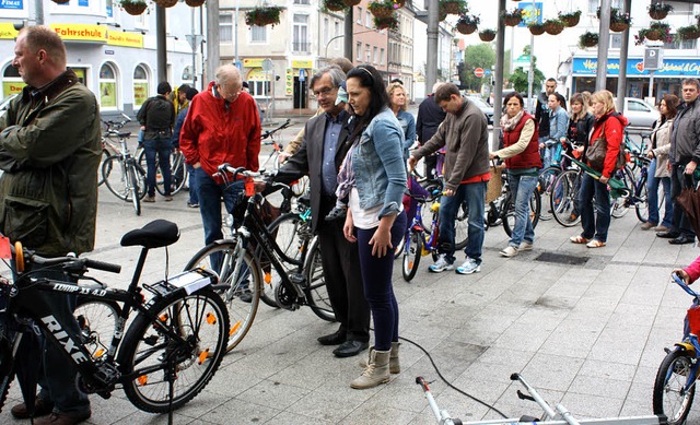 Schlangen von Radfahrern auf dem Oberrheinplatz gab es bei der IG-Velo-Brse.   | Foto: Hannah Klusmann