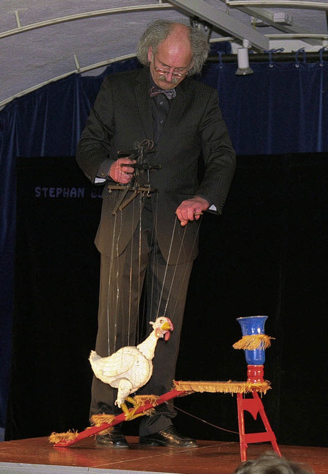 Stephan Blinn und sein Huhn  | Foto: Sandra decoux