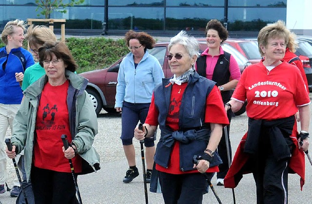 Diese Frauen gingen Wind und Wetter zum Trotz vorne weg   | Foto: W. Knstle