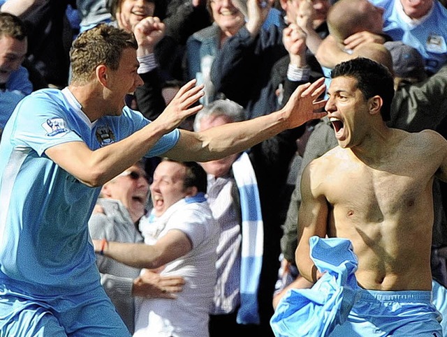 Sergio Agero (rechts) erzielte den 3:...Nachspielzeit,  fr das  2:2 gesorgt.   | Foto: DPa