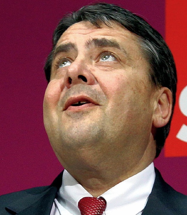 Richtet den Blick nach oben: SPD-Chef Sigmar Gabriel    | Foto: dpa