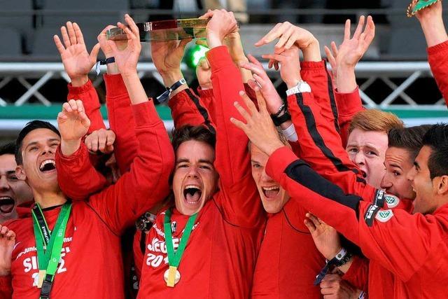 Fotos: SC Freiburg feiert den DFB-Junioren-Vereinspokal