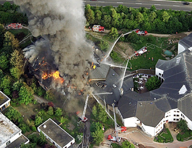 Der Brand der Vicemooshalle war einer der  grten Einstze.  | Foto: Erich Meyer