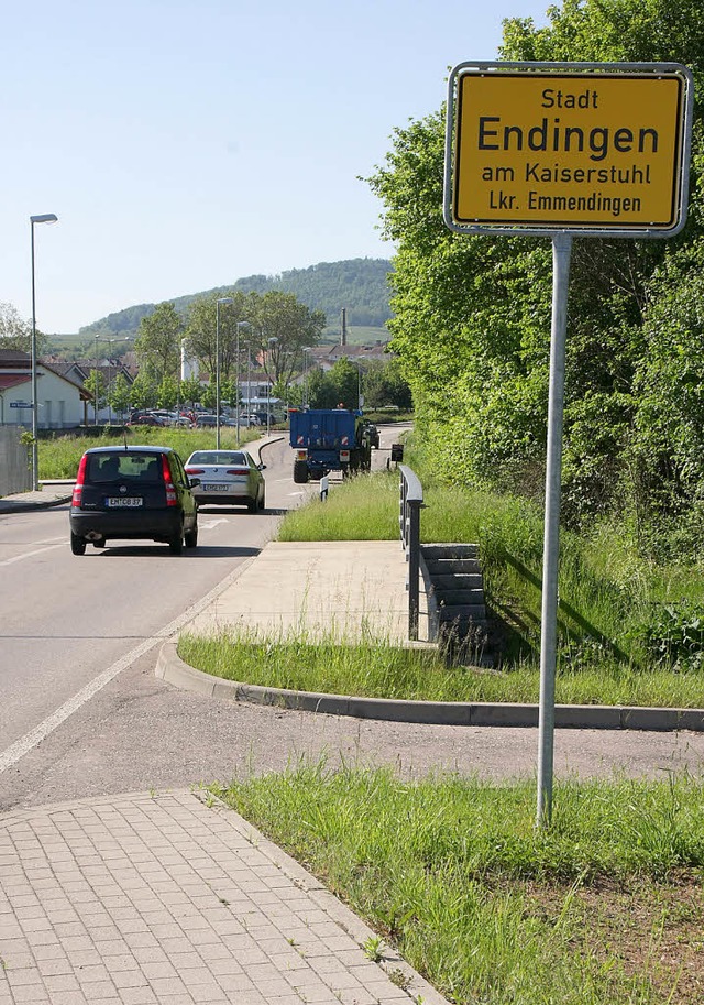 Die nrdliche Stadteinfahrt von Ending... Areal der Firma Girsberger entstehen.  | Foto: Martin Wendel