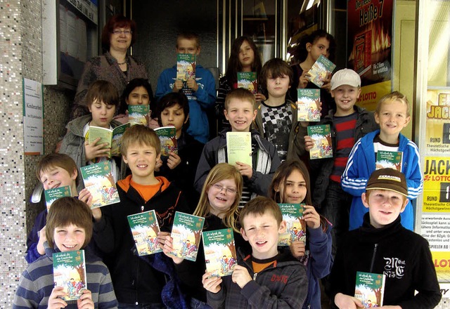 Viertklssler der Gerhard-Jung-Schule ...er anderem ber die Buchpreisbindung.   | Foto: Schule