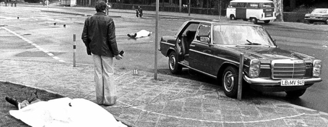 Wer erschoss am Grndonnerstag 1977 in...n Begleiter?   Das bleibt im Dunkeln.   | Foto: dpa