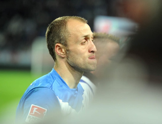 Der Karlsruher Alexander Iashvili verl...en KSC den Abstieg in die dritte LIga.  | Foto: dpa