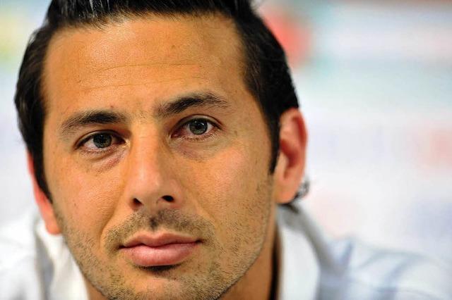 Pizarro bestätigt Anfragen aus der Bundesliga