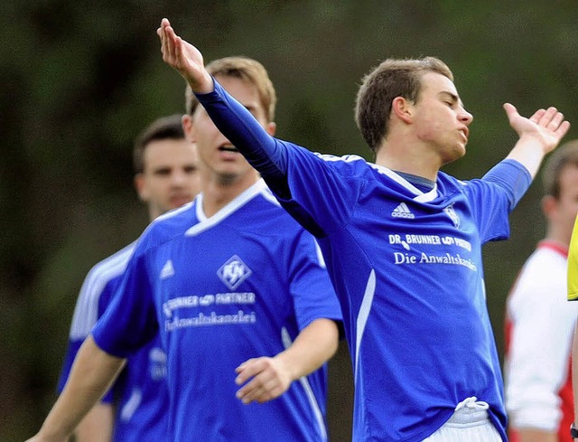 Die Geste von Kapitn Peter Schubnell ...s geht derzeit mehr beim FC Neustadt.   | Foto: Patrick Seeger