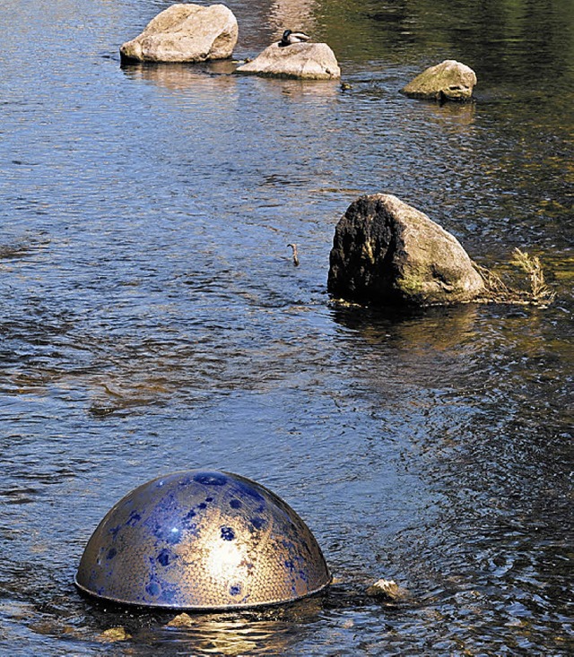 Klaus Mchs Skulptur ,,Donau so blu&qu...onderer unter anderen Wassertropfen. :  | Foto: Sigwart