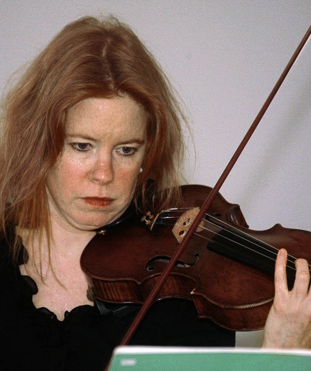 Annette Rehberger umrahmte musikalisch...genen Gedichte von Ingeborg Gleichauf.  | Foto: DECOUX-KONE