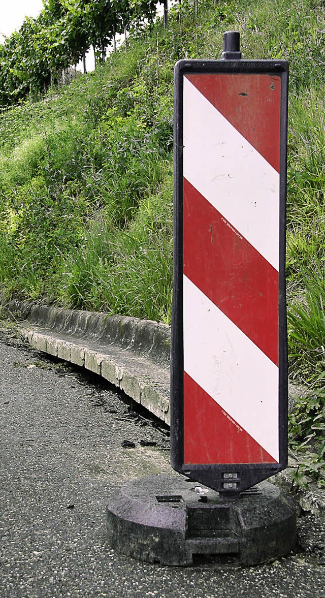 Bereits  seit zwei Jahren ist der untere Rebbergweg am Steinberg gesperrt.   | Foto: Silvia Faller