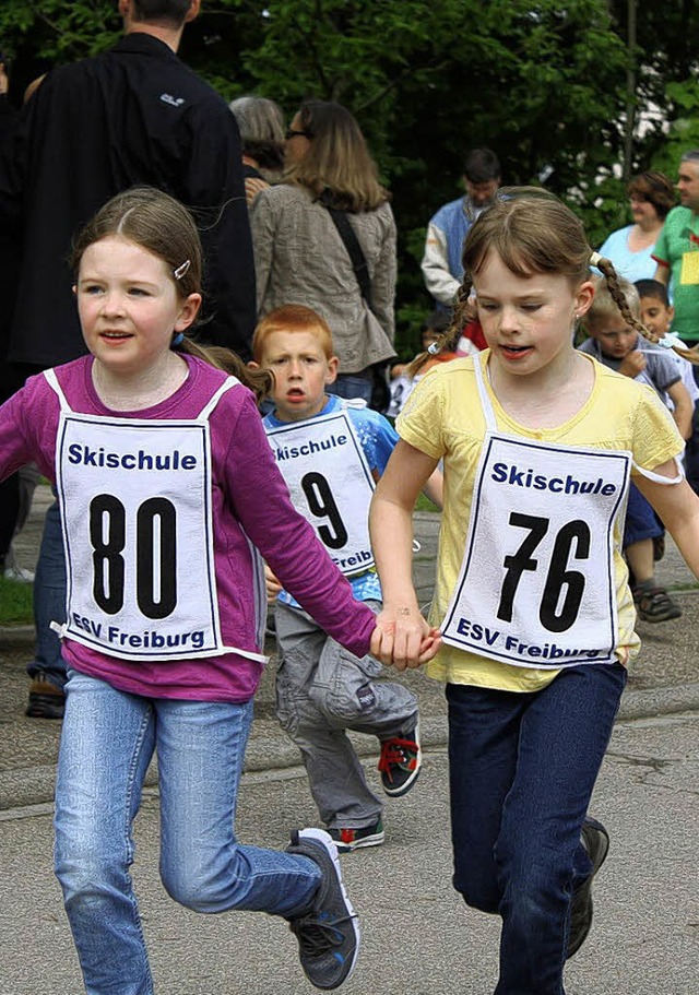 Rannten unermdlich: Kinder beim Vrstetter Bambini-Lauf   | Foto: Fuchs