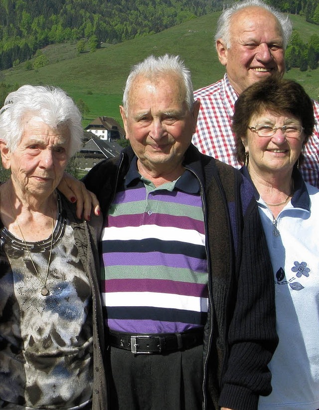 Anni und Hans Klisch mit ihren  Gastgebern Hildegard und Walter Kaiser.  | Foto: Ulrike Spiegelhalter