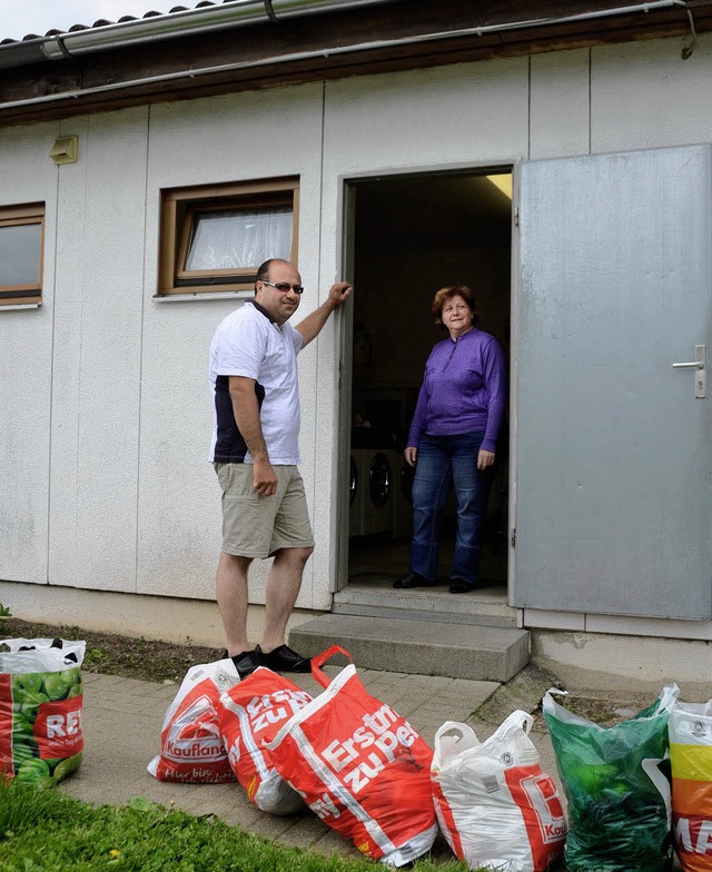 Waschtag im Asylbewerberheim: in den z...n Scken steckt die gewaschene Wsche.  | Foto: Peter Gerigk