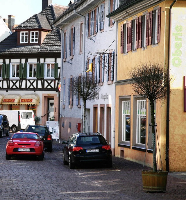 Haus Oberle (gelbes Haus) soll ein Asia-Restaurant werden.  | Foto: DEC