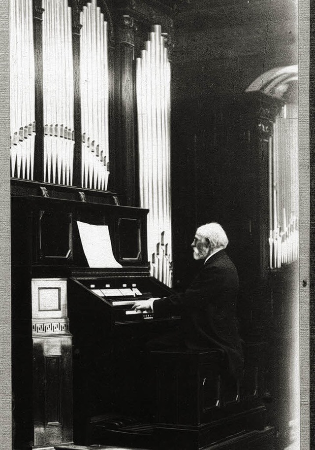 Carl  Hofner an der Aufnahmeorgel der Freiburger Firma  Welte   | Foto: Privat