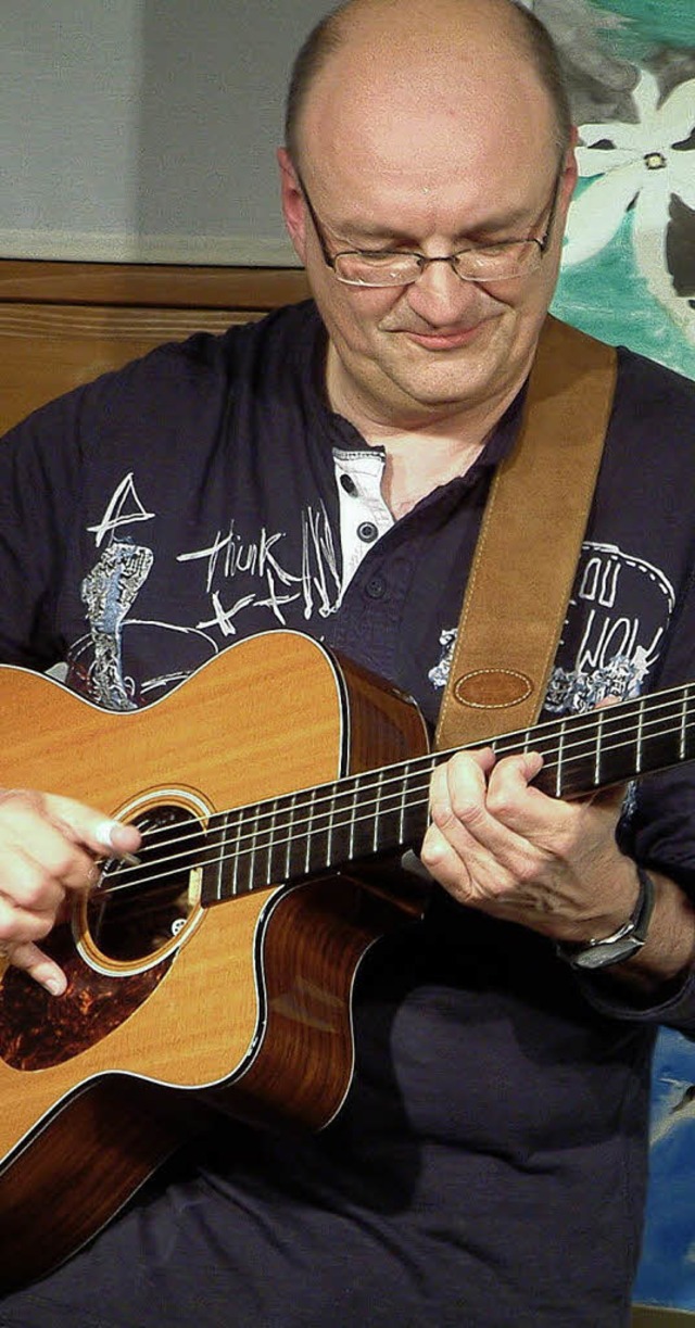 Ein Meister seines Instruments: Der be...Gitarrist Jacques Stotzem war in Wehr.  | Foto: roswitha frey