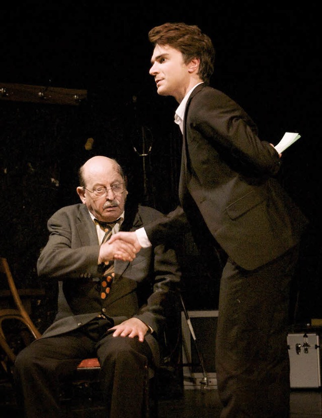 Authentischer geht&#8217;s nicht: Hein...im Sketch &#8222;Der Astronaut&#8220;.  | Foto: Theater