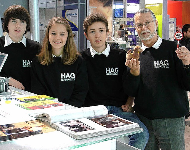 HAG-Prsention auf der Hannover-Messe ...rm mit Drogenhund &#8222;Waldi&#8220;.  | Foto: privat