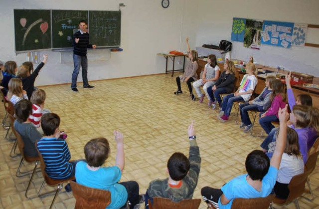 Julien Berteraut vom France Mobil warb...r die franzsische Sprache und Kultur.  | Foto: Jrg Schimanski