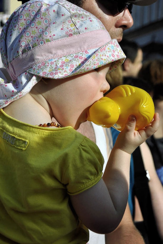 Noch schnell eine Liebkosung frs Entc...eit&#8217;s: Start frei frs Rennen.   | Foto: ARCHIVFOTO: SM