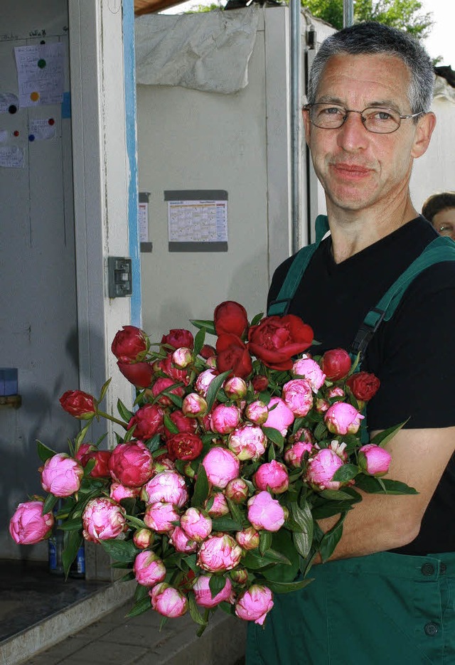 Rudolf Eckerle will den Ortseingang vo...en. Dort pflanzt er ein Blumenfeld an.  | Foto: Martin Frenk