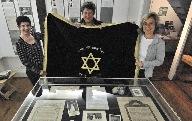 Carola Grasse (links), Noemi Wertheime...lung im jdischen Museum gewidmet ist.  | Foto: Markus Zimmermann, Markus Zimmermann