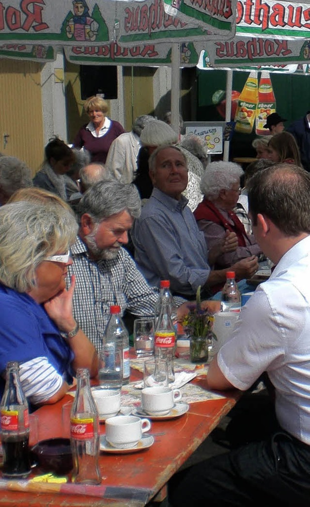Viele Brger und auch CDU-Politiker waren zum Wrze-Hock nach Husern gekommen.  | Foto: Monika Warm