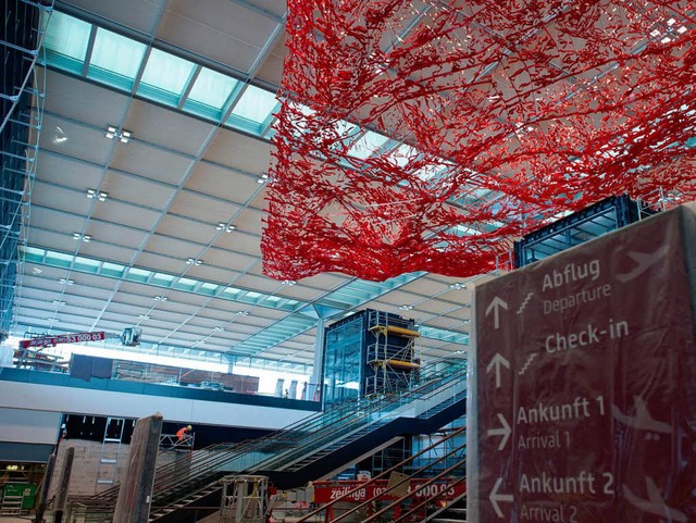 Der Terminal des neuen Berliner Groflughafens wird wohl doppelt so teurer.  | Foto: dpa