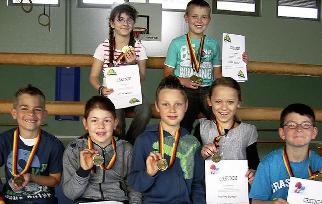 Am Tischtennisturnier der Grundschule ...tter, Pauline Schaaf, Florian Gabriel.  | Foto: privat