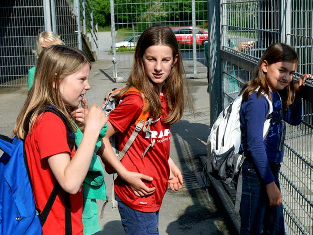 Die Klassen 4a und b der Weingartenschule Offenburg durften mit dem Füchsleclub ins SC-Stadion. Die Klassen 4a und b der Weingartenschule Offenburg durften mit dem Füchsleclub ins SC-Stadion.