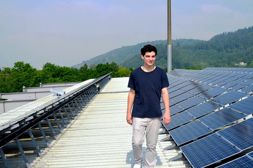 Auf dem Dach des Mage-Solar-Stadions. Auf dem Dach des Mage-Solar-Stadions.