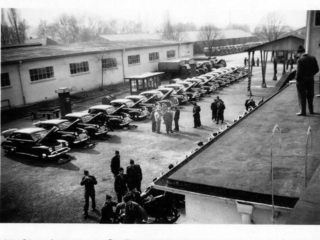 Mitte der 1950er Jahre entstand die li... Garagenhof auf dem Kasernengelnde...  | Foto: privat