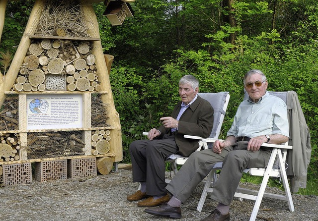 Horst (links) und Hans Wenz machten es...tel am Eingang (links) weist den Weg.   | Foto: Bettina Schaller