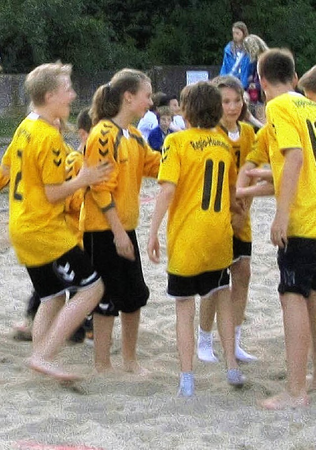 Regio-Hummeln beim Beach-Handball   | Foto: Privat