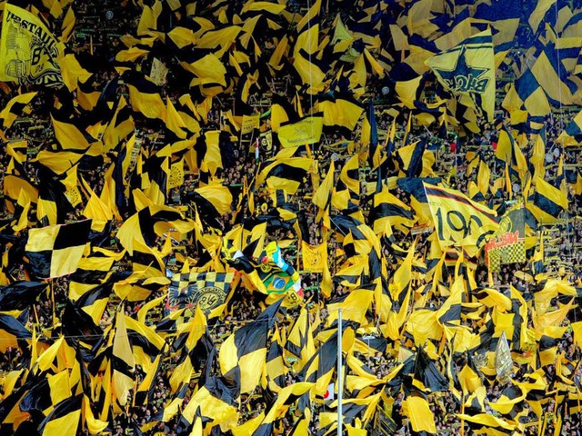 Der SC Freiburg war beeindruckt von de...Empfang durch die Fans des Gastgebers.  | Foto: dpa