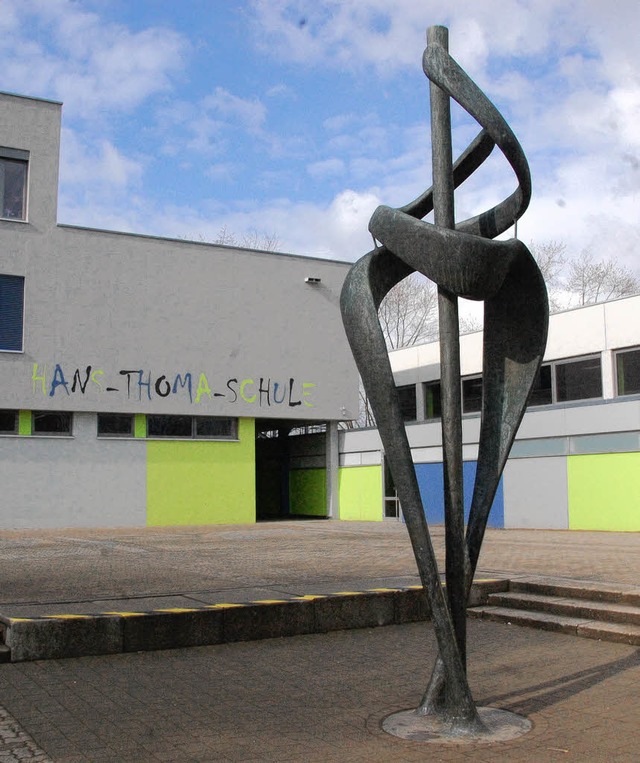 Neben der Hans-Thoms-Schule sollen Kin...sttte und ein Jugendtreff entstehen.   | Foto: LAUBER