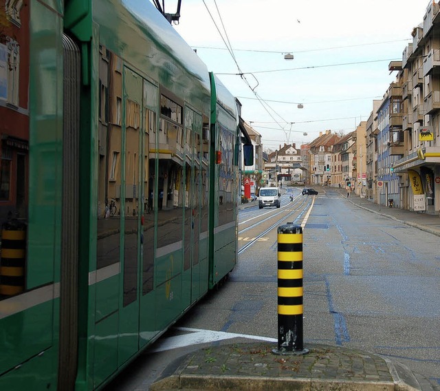 Lrracher Strae in Riehen: Ihr Umbau ...ener Bahnhof ist erst danach denkbar.   | Foto: Nikolaus Trenz