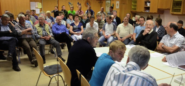 Zehn Prozent der Einwohner kamen zur Sitzung des Gemeinderats Aitern.   | Foto: Hermann Jacob