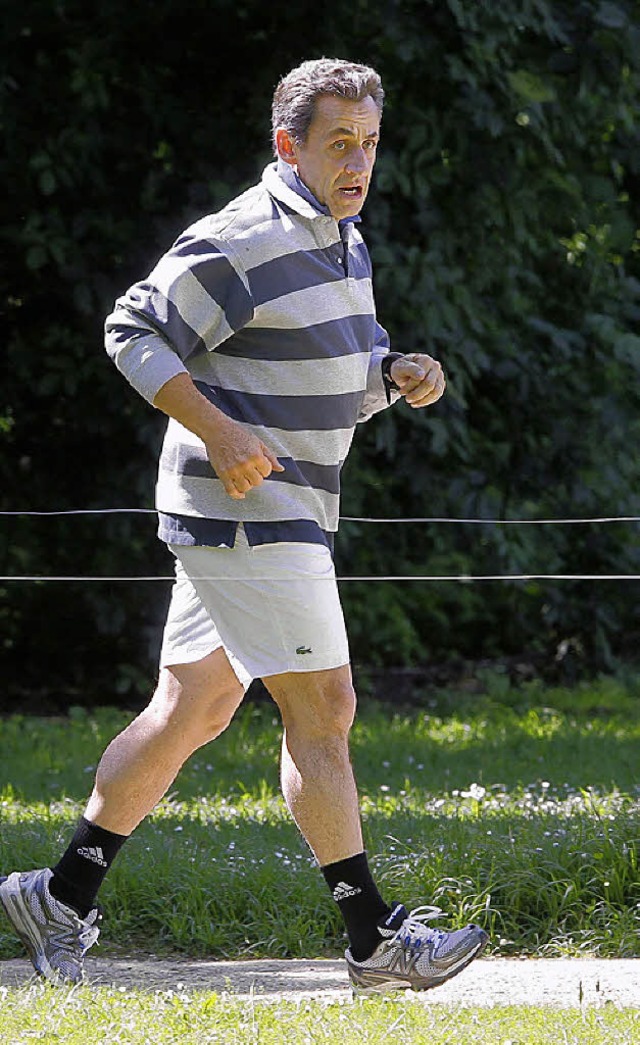 Ist jetzt Privatmann: Nicolas Sarkozy beim Joggen   | Foto: AFP